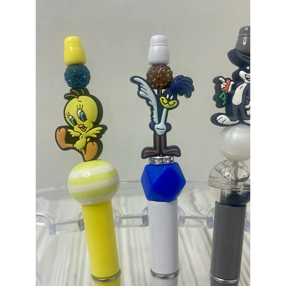 Bugs Bunny And Friends 5 Piece Beadable Pen Set. Black ink.